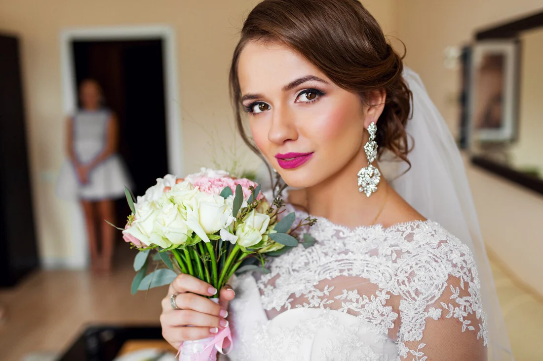 Choosing the Right Lipstick for a Wedding